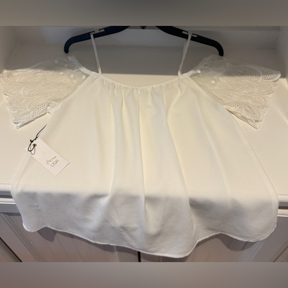 Active USA White Off-Shoulder Lace Sleeve Blouse – Size M – NWT - Picture 4 of 7